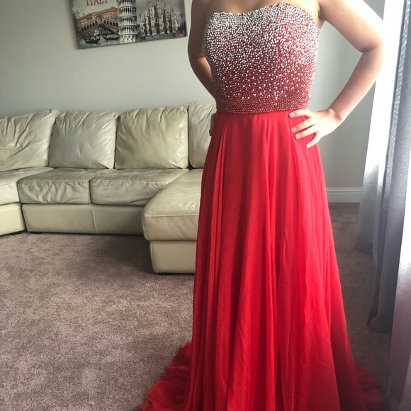 Sheri Hill red dress - Picture 2 of 5
